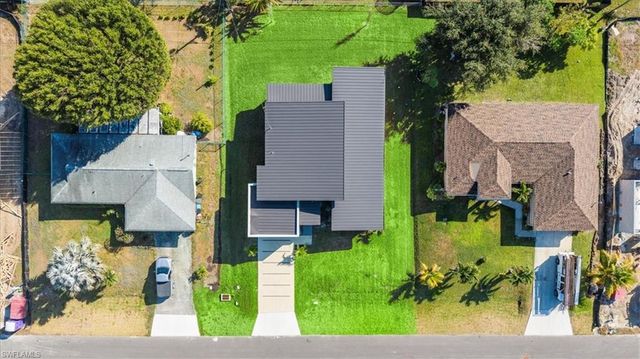 1017 NE 4th PL, Cape Coral, FL 33909