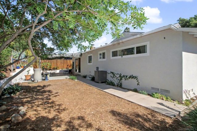 6110 Amaya Dr, La Mesa, CA 91942
