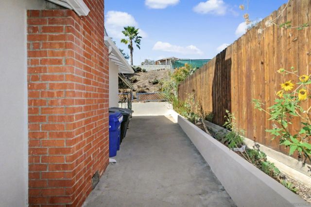 6110 Amaya Dr, La Mesa, CA 91942