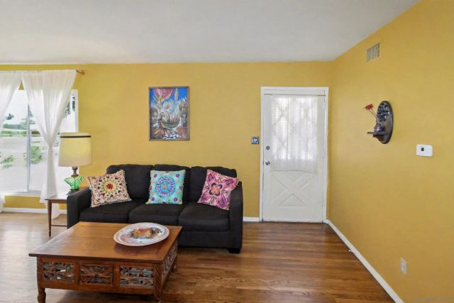 6110 Amaya Dr, La Mesa, CA 91942