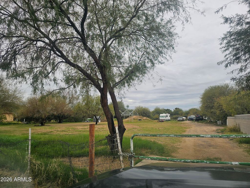 8230 S 20th Avenue -, Phoenix, AZ 85041