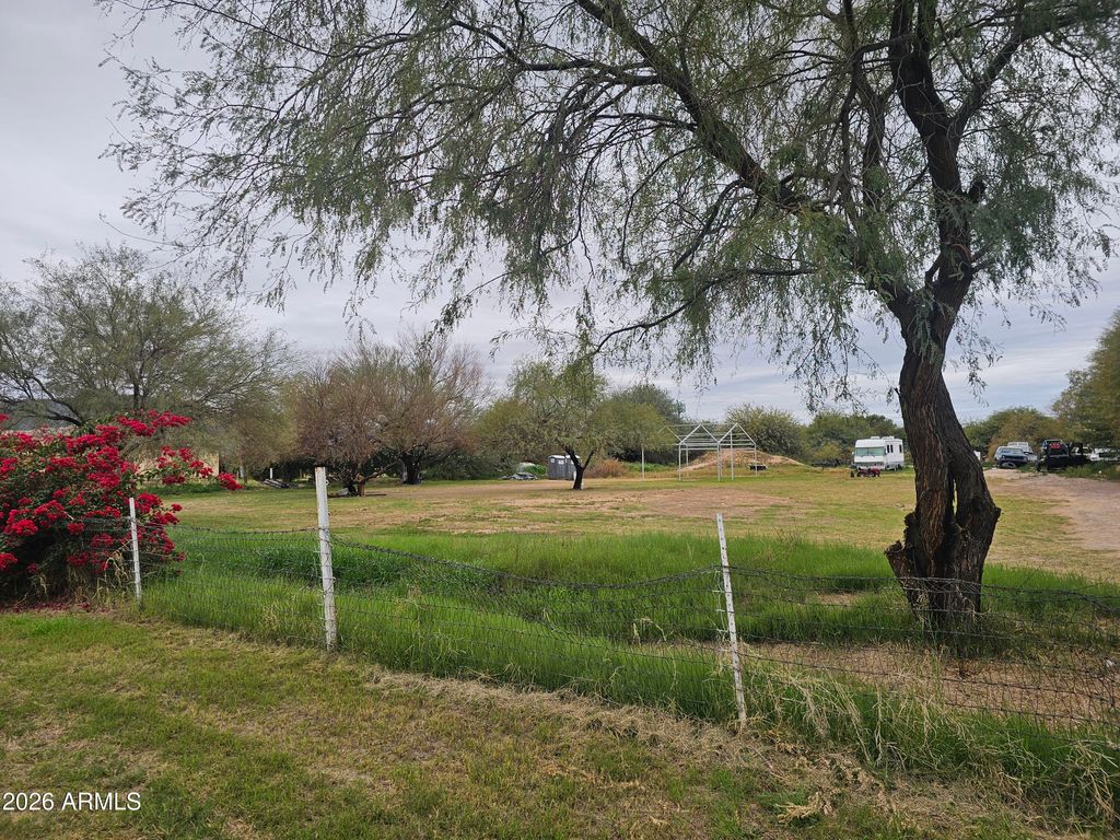 8230 S 20th Avenue -, Phoenix, AZ 85041 — photo 2