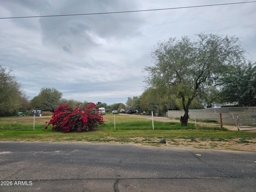 8230 S 20th Avenue -, Phoenix, AZ 85041 — photo 4