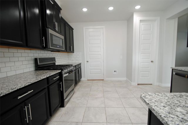 8834 Arch Rock Drive, Cypress, TX 77433