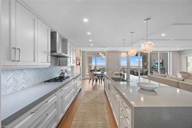 13915 Old Coast RD 2205, Naples, FL 34110