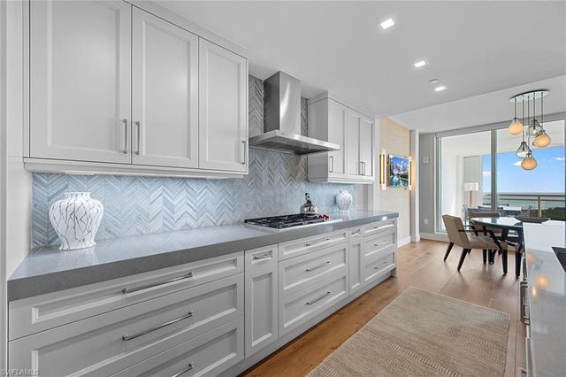 13915 Old Coast RD 2205, Naples, FL 34110