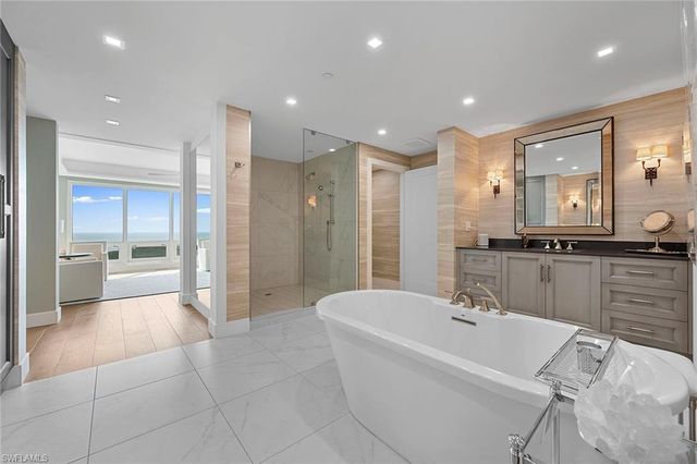 13915 Old Coast RD 2205, Naples, FL 34110