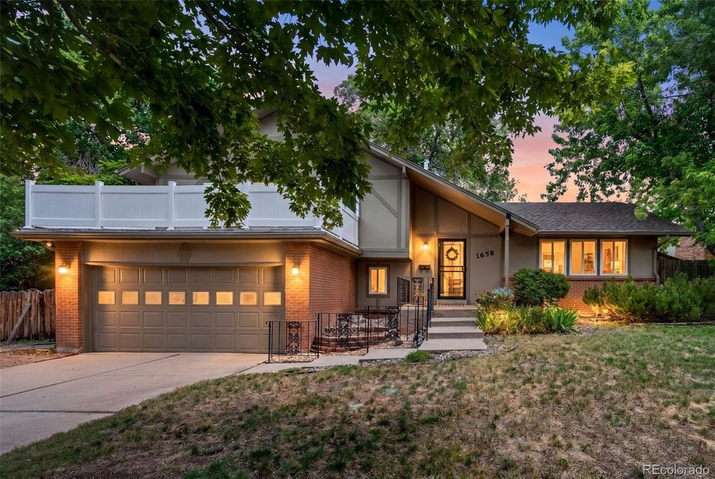 1658 S Ironton Street, Aurora, CO 80012