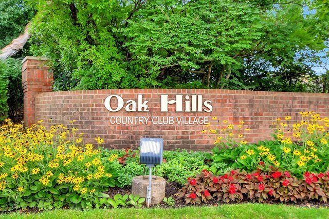 7762 W Arquilla Drive 2B, Palos Heights, IL 60463