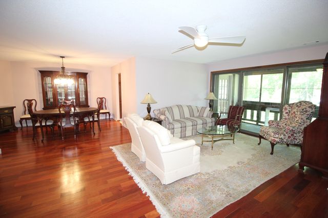 7762 W Arquilla Drive 2B, Palos Heights, IL 60463