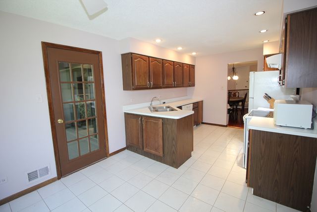 7762 W Arquilla Drive 2B, Palos Heights, IL 60463