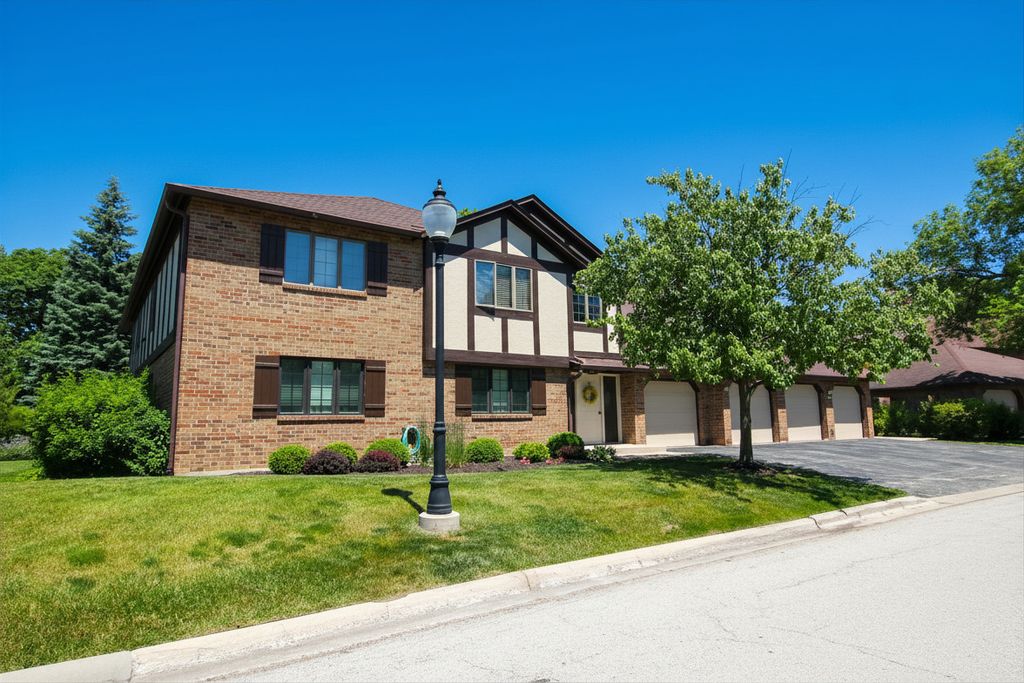 7762 W Arquilla Drive 2B, Palos Heights, IL 60463