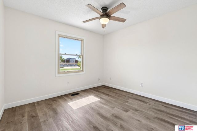 5327 S 53rd Street, Lincoln, NE 68516