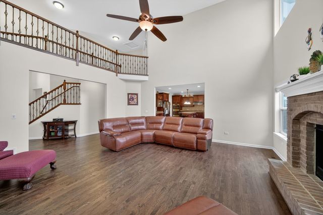 4231 Honey Locust Drive, Naperville, IL 60564