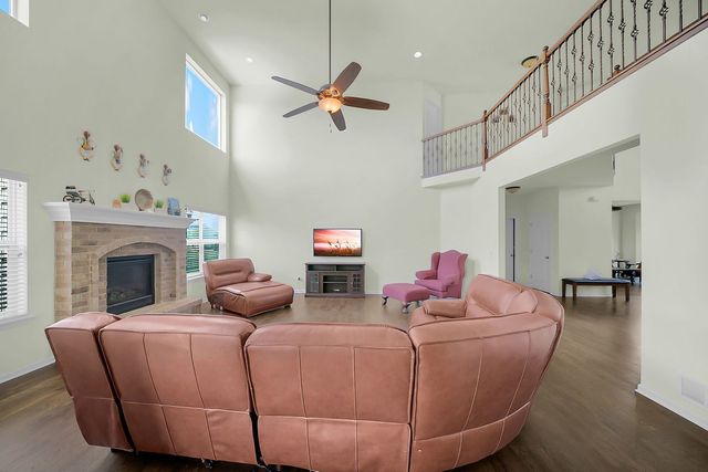 4231 Honey Locust Drive, Naperville, IL 60564