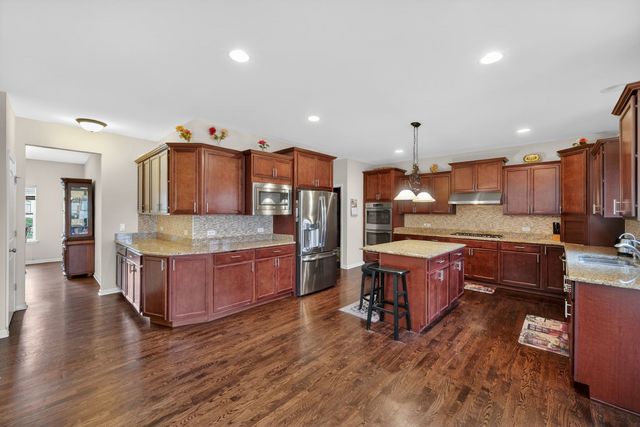 4231 Honey Locust Drive, Naperville, IL 60564