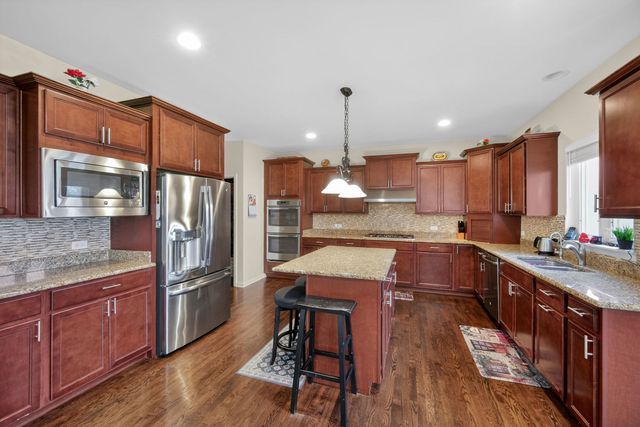 4231 Honey Locust Drive, Naperville, IL 60564