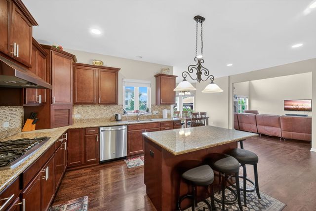 4231 Honey Locust Drive, Naperville, IL 60564