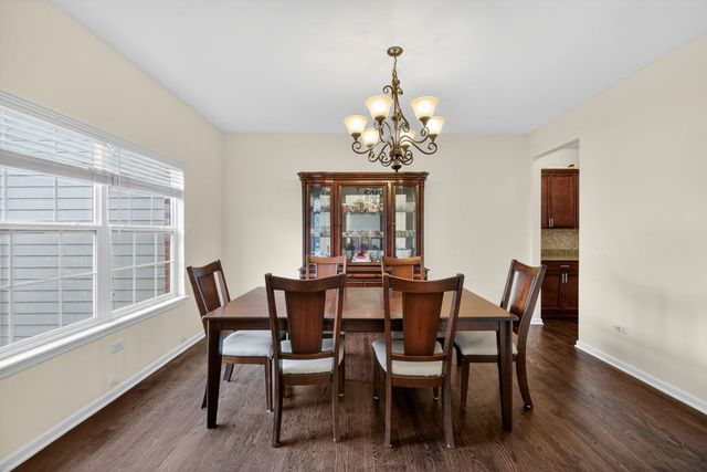 4231 Honey Locust Drive, Naperville, IL 60564