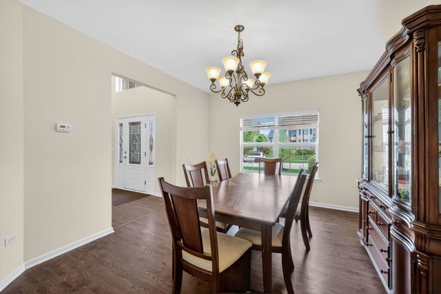 4231 Honey Locust Drive, Naperville, IL 60564