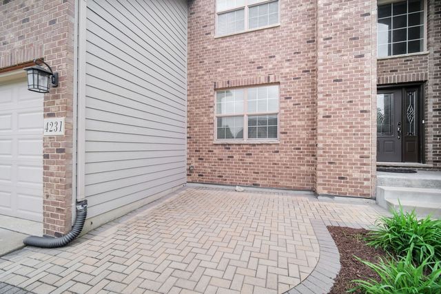 4231 Honey Locust Drive, Naperville, IL 60564