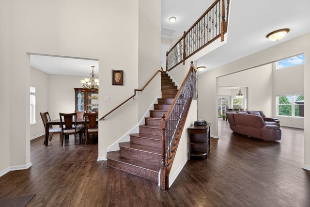 4231 Honey Locust Drive, Naperville, IL 60564