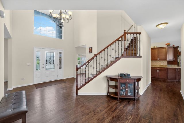 4231 Honey Locust Drive, Naperville, IL 60564