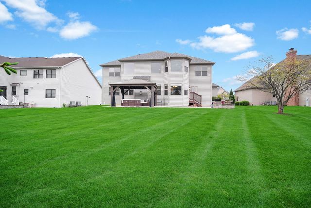 4231 Honey Locust Drive, Naperville, IL 60564