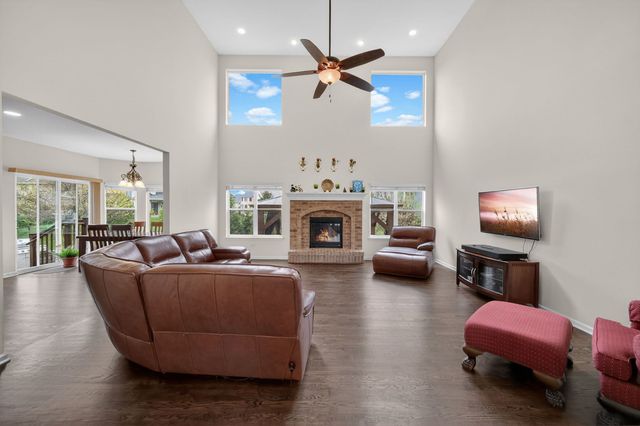 4231 Honey Locust Drive, Naperville, IL 60564