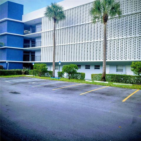 877 NE 195th St 318, Miami, FL 33179