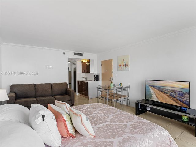 19201 Collins Ave 1109, Sunny Isles Beach, FL 33160