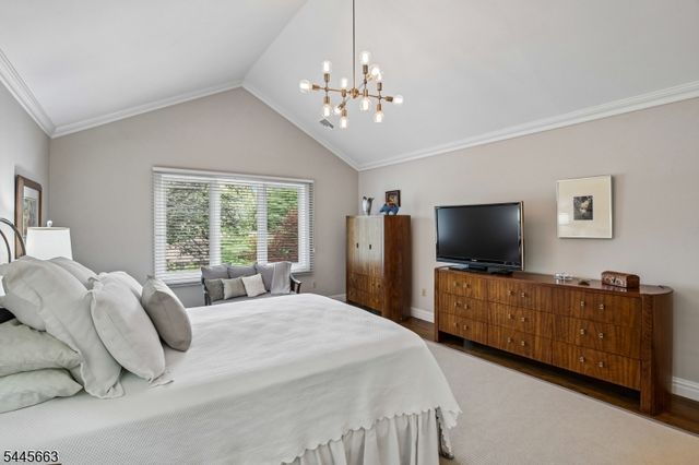 11 Maywood Ct, North Caldwell Boro, NJ 07006