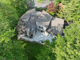 11 Maywood Ct, North Caldwell Boro, NJ 07006