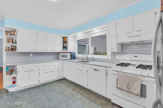 1212 Ivanhoe Path, Manasquan, NJ 08736
