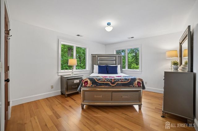 3811 Park Avenue, Edison, NJ 08820