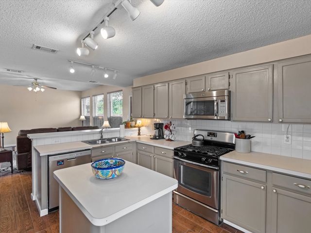 7501 Gillon Drive, Rowlett, TX 75089