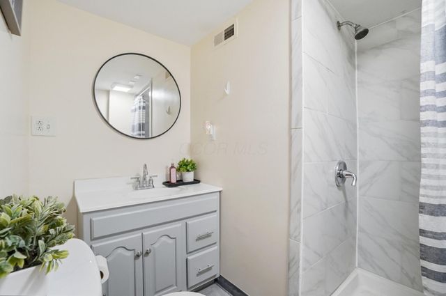 1905 Woodcrest Road, Columbus, OH 43232