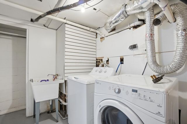 1905 Woodcrest Road, Columbus, OH 43232