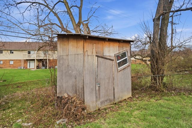 1905 Woodcrest Road, Columbus, OH 43232