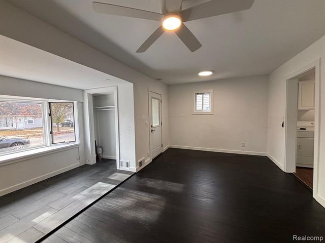 2145 Browning Street, Fenton, MI 48220