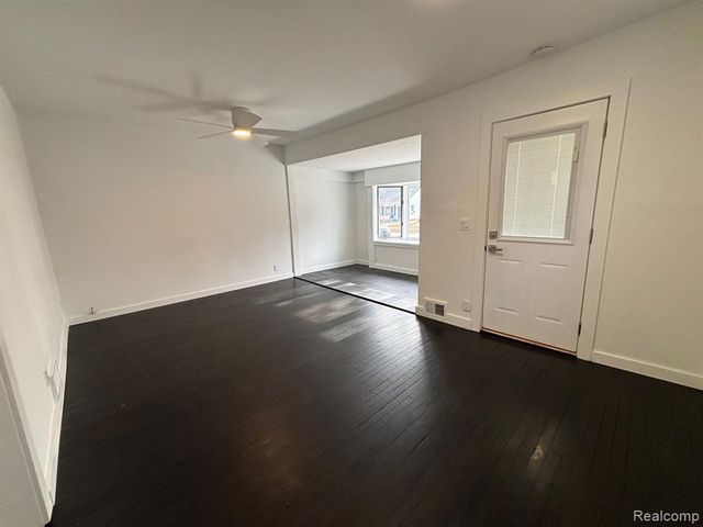 2145 Browning Street, Fenton, MI 48220