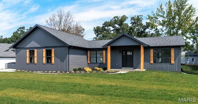 10 Pershing Circle, O'fallon, MO 63366
