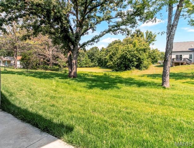 10 Pershing Circle, O'fallon, MO 63366