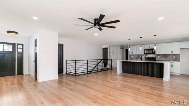 10 Pershing Circle, O'fallon, MO 63366