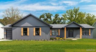 10 Pershing Circle, O'fallon, MO 63366