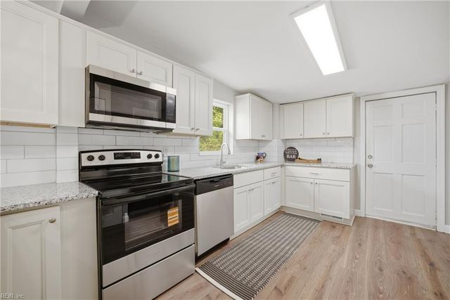 302 N 5th ST, Suffolk, VA 23434