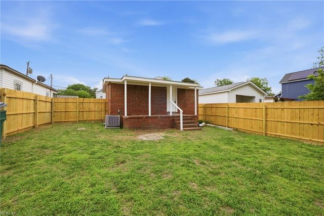 302 N 5th ST, Suffolk, VA 23434