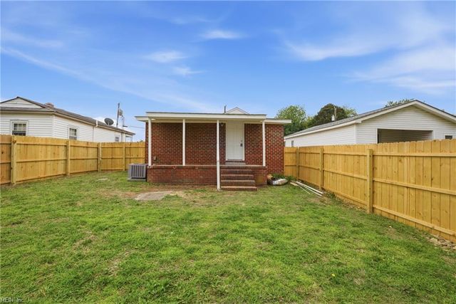 302 N 5th ST, Suffolk, VA 23434