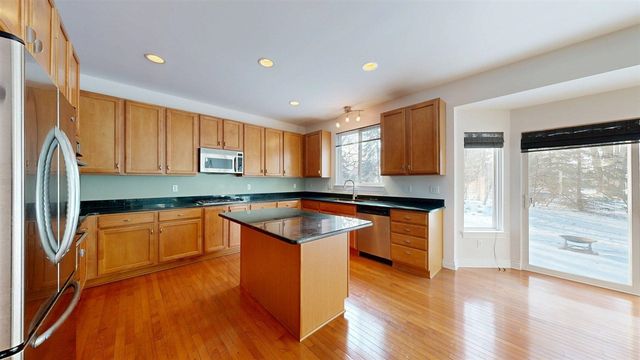 12832 Nautica Court, Van Buren Twp, MI 48111