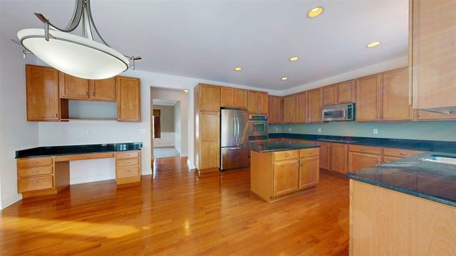 12832 Nautica Court, Van Buren Twp, MI 48111